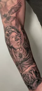 Thay - Realismo - Blackwork - Puntillismo